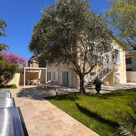 M Carca Будинок відпочинку