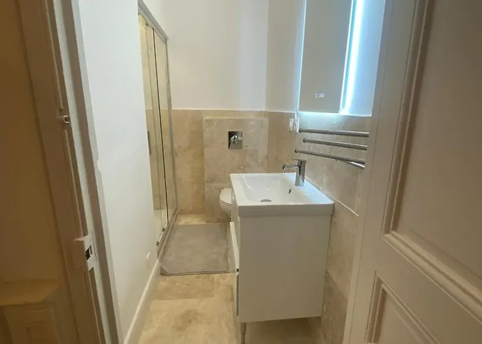 M Carca * Carcassone